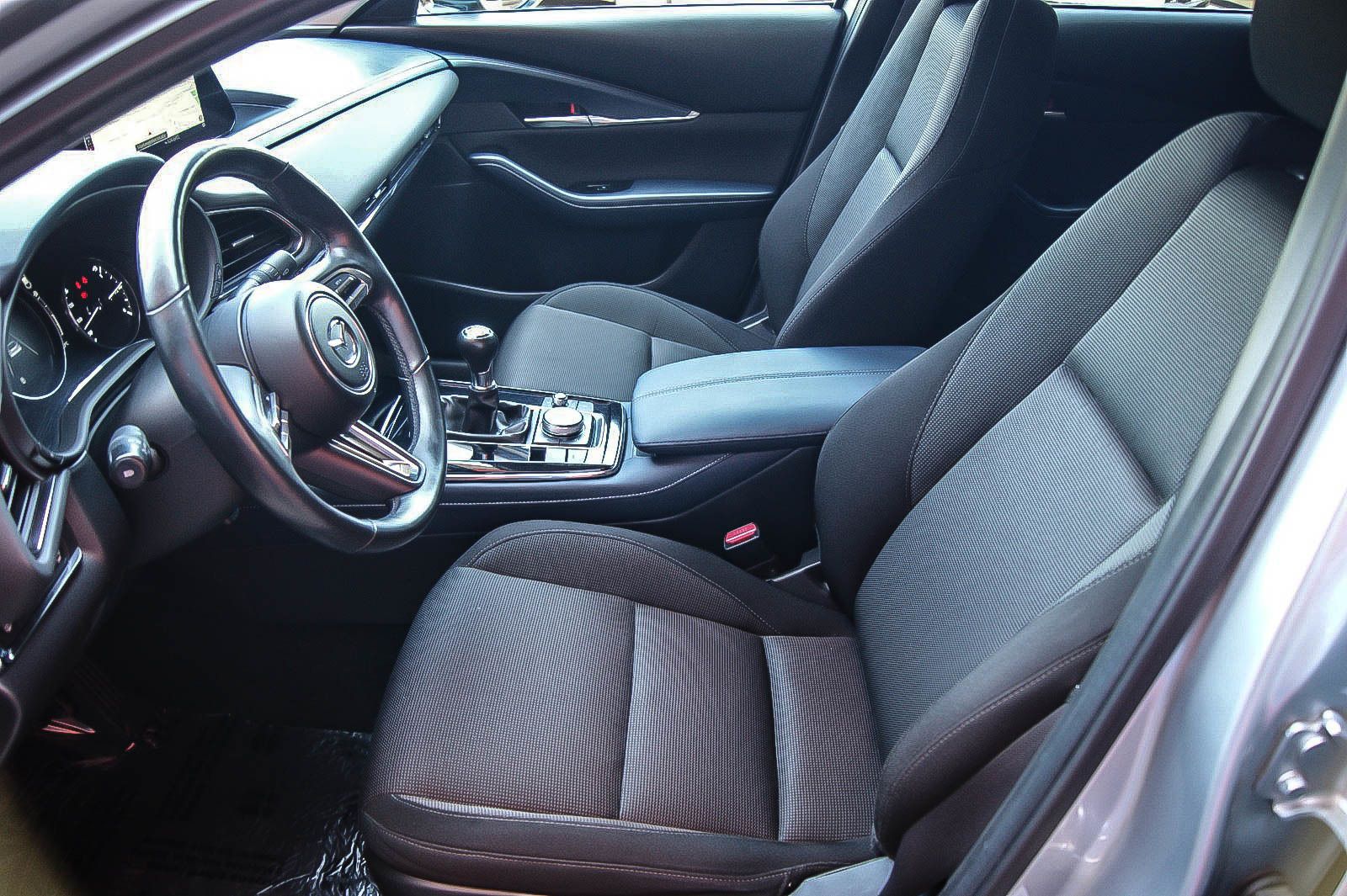 Fahrzeugabbildung Mazda CX-30 2.0 SKYACTIV-G M Hybrid DESIGN HEADUP LED