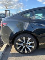 Tesla Model 3 Allradantrieb mit Dualmotor Performa... - Tesla Model 3 in Düsseldorf