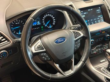 Ford S-Max - 11