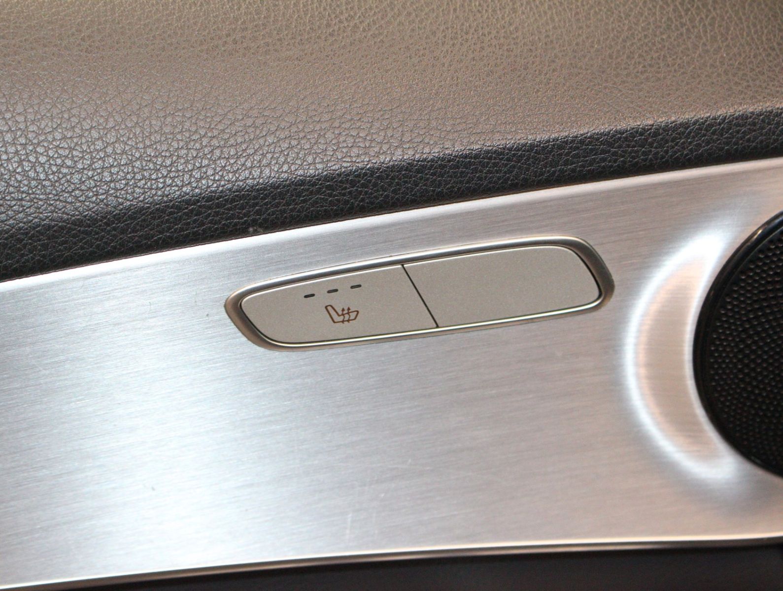 Fahrzeugabbildung Mercedes-Benz C 200 d AMG-Line*Kamera*Navi*2.Hand