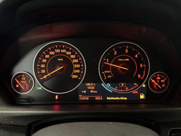 BMW 320 Touring AT Modern Line*Leder*AHK*Pano*