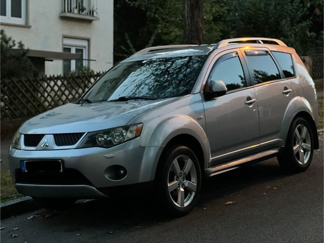 Mitsubishi outlander  LPG und Benzin, Auto...