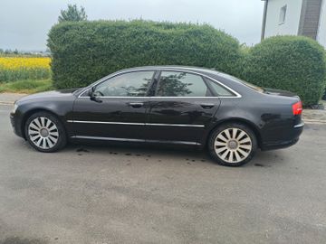 Audi A8 - 4