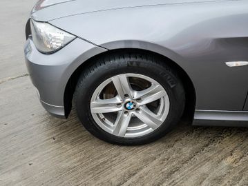 Fahrzeugabbildung BMW 320d XENON NAVI STANDHEIZUNG KOMFORTZUGANG