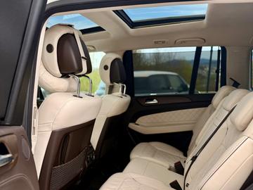 2016 Mercedes-BENZ GLS — фото 8