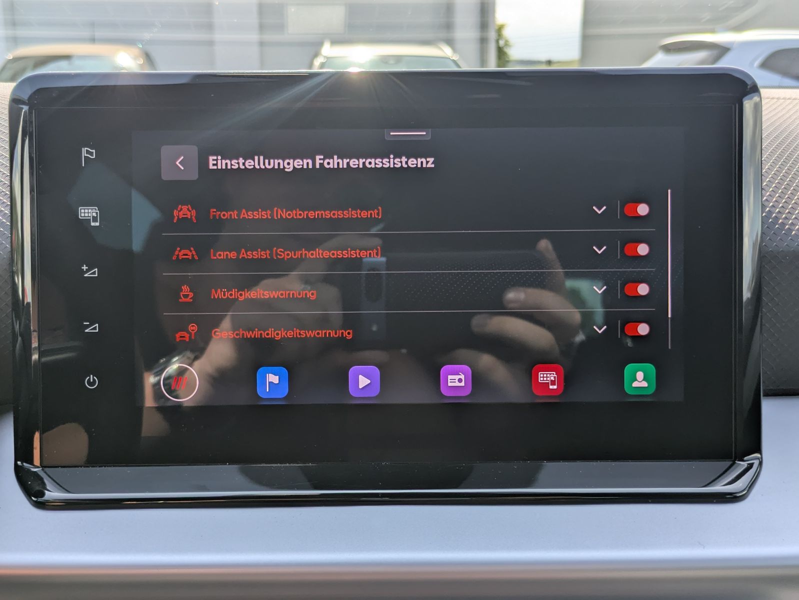 Fahrzeugabbildung SEAT Arona 1.0 TSI FR DSG AHK*ACC*LED*APP*DAB*KAMERA