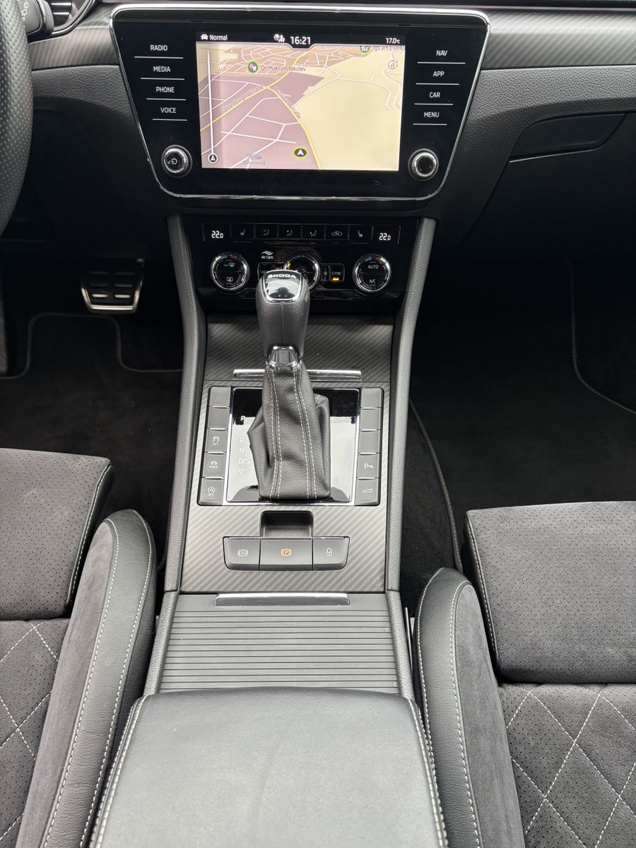 Fahrzeugabbildung SKODA Superb Combi 2.0 TDI DSG Sportline NAV+LED+VCOCK