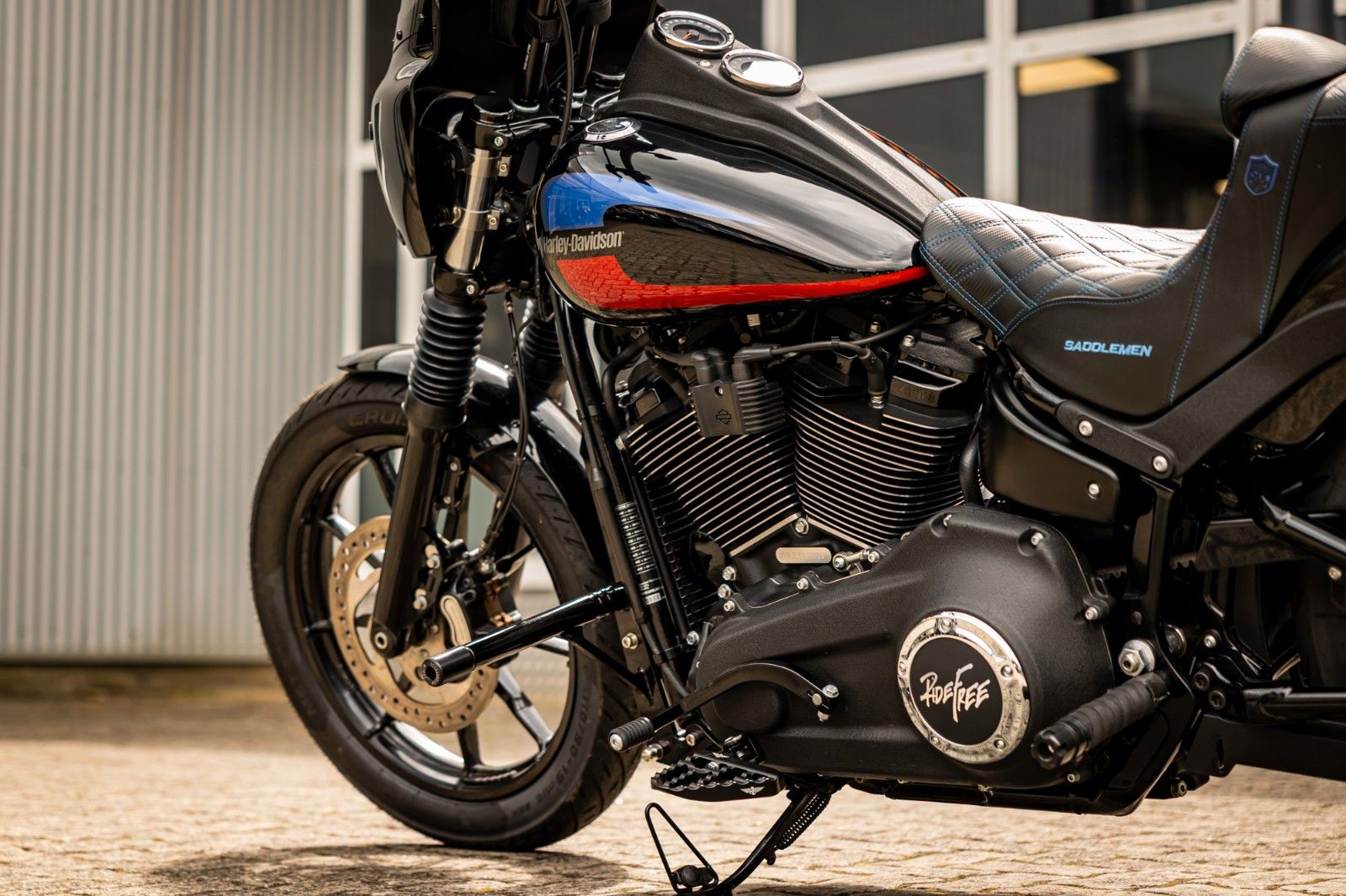 Fahrzeugabbildung Harley-Davidson FXLR LOW RIDER - JEKILL & HYDE -