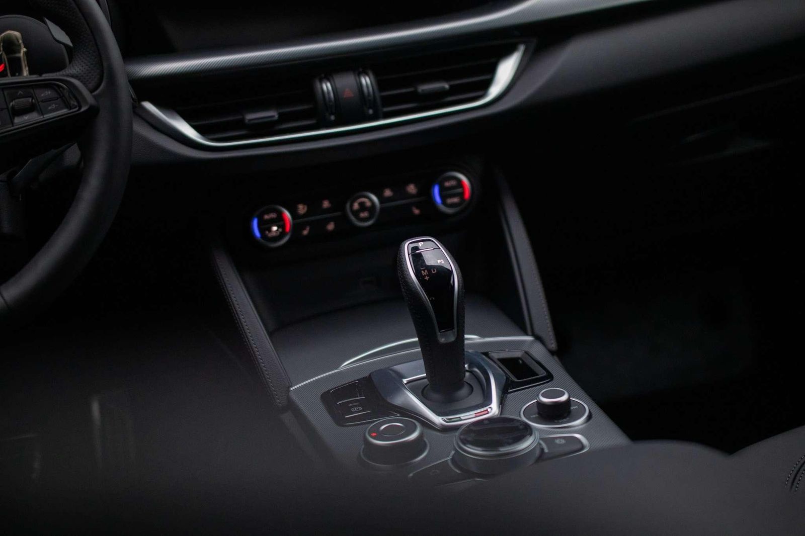 Fahrzeugabbildung Alfa Romeo Stelvio Veloce 2.2D Q4 vom AR Vertragshändler