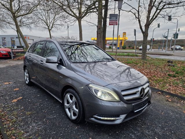 Mercedes-Benz B 200  156 ps Benzin/Navi/t.Leder/Bi-Xenon