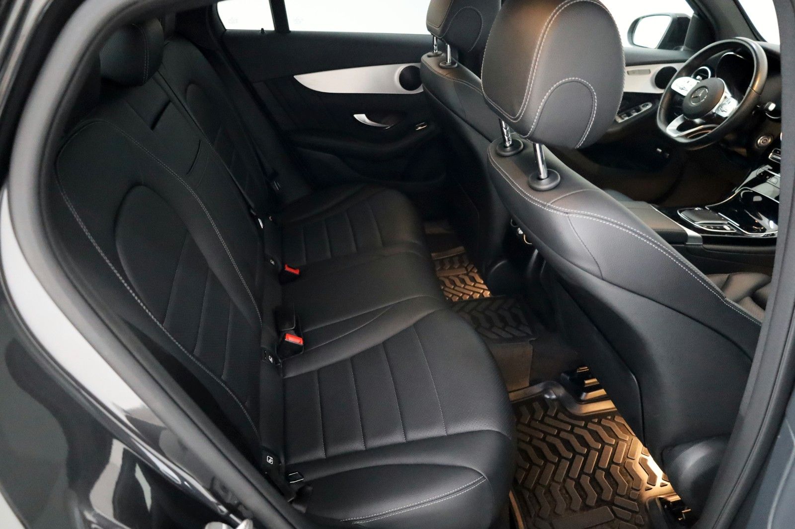 Fahrzeugabbildung Mercedes-Benz GLC 300e 4M Coupe AMG Leder,Navi,LED,360°-Kamera