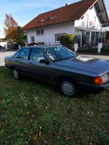 Audi 100 c3 5 Zylinder - Audi 100 mit Benzin-Antrieb: Limousine, Zylinder