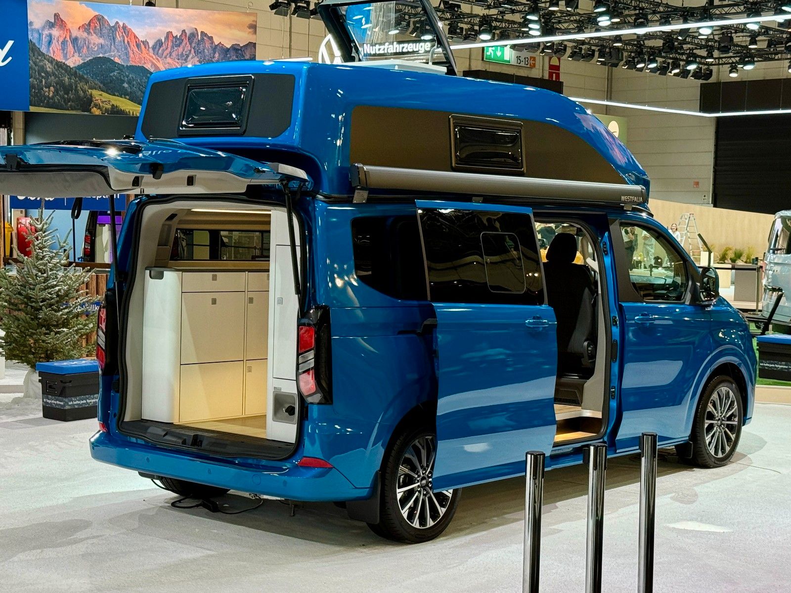 Vehicle image: Ford Nugget L2 high roof 2026 | New model V710