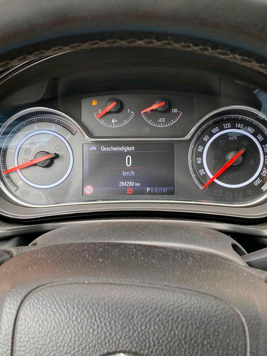 Opel Insignia 2015 — interior