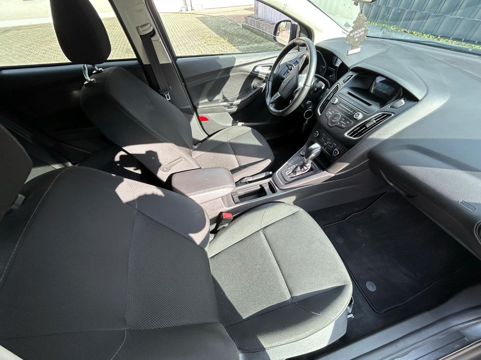Ford Focus 2015 — photo 14
