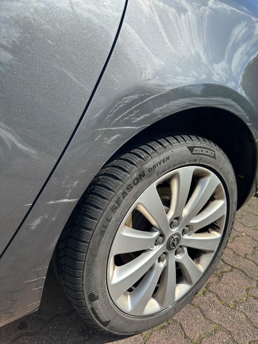 Opel Astra 2011 — photo 9