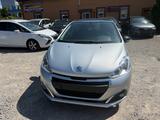 Peugeot 208 PureTech 82 Style - Peugeot 208: Style