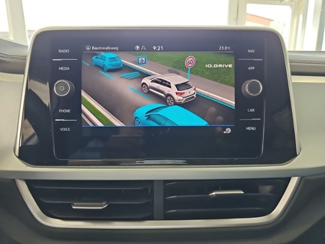 Fahrzeugabbildung Volkswagen T-Roc 1.5 TSI DSG Goal NAVI STANDHZ ACC SHZ LM17