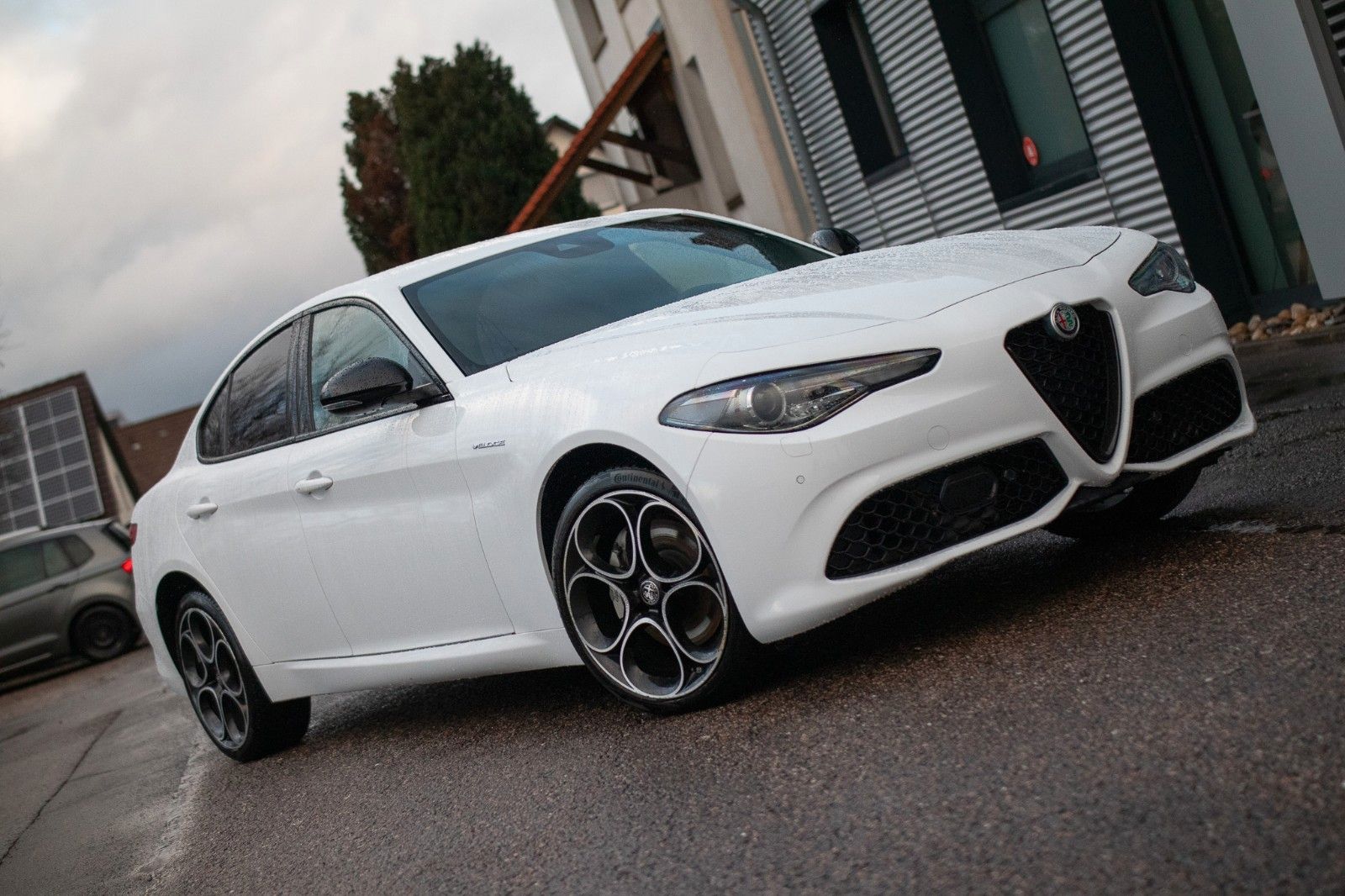 Fahrzeugabbildung Alfa Romeo Giulia 2.0 280PS AT8-Q4 Veloce Editione 490€/Mon