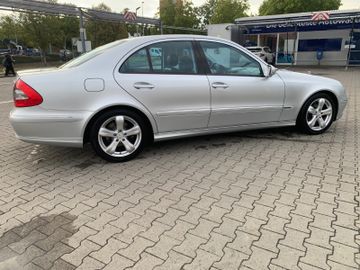 Mercedes E 200 - 5