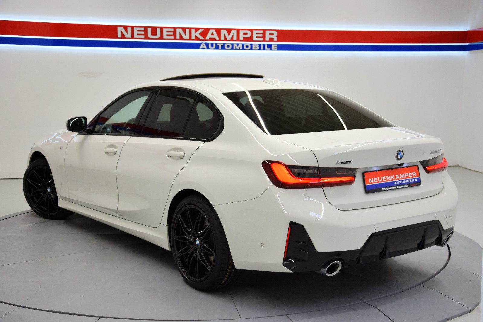 Fahrzeugabbildung BMW 320 d xDrive M Sport GSHD HeadUp ACC Kamera 19"