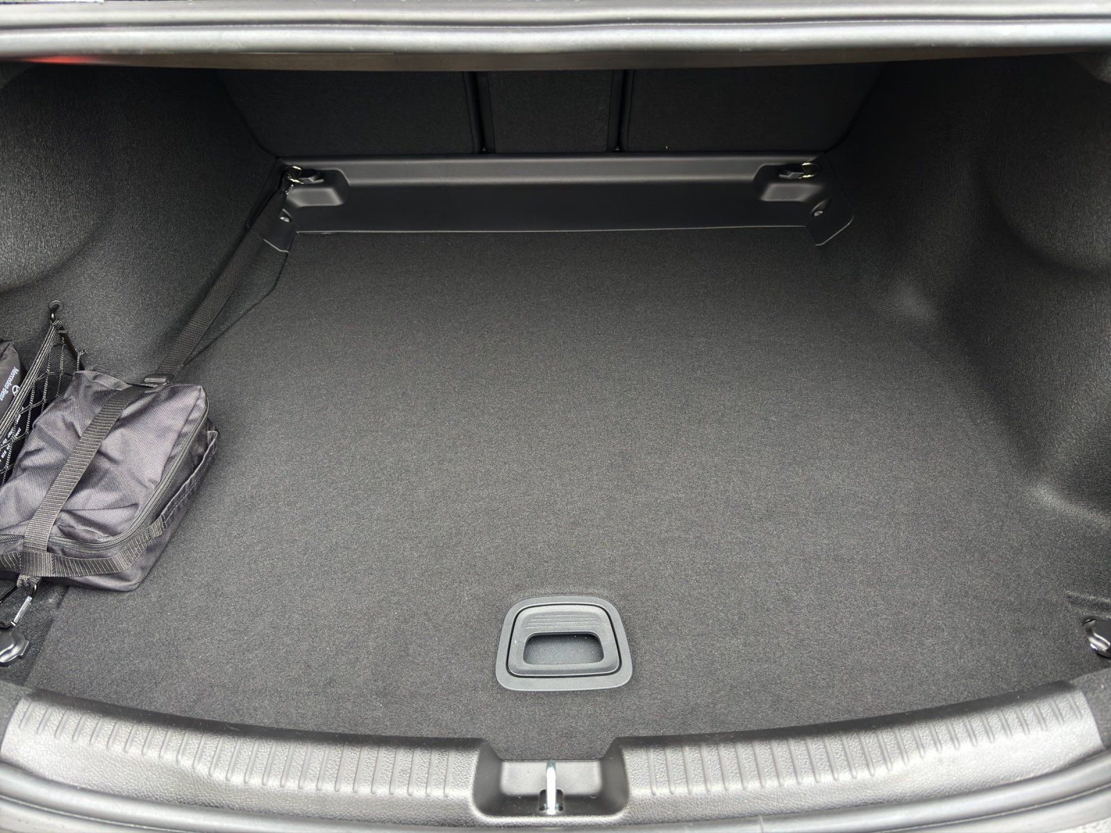 Fahrzeugabbildung Mercedes-Benz C 220 d AMG 360° DigLight AHK Pano MEMORY KeyGo
