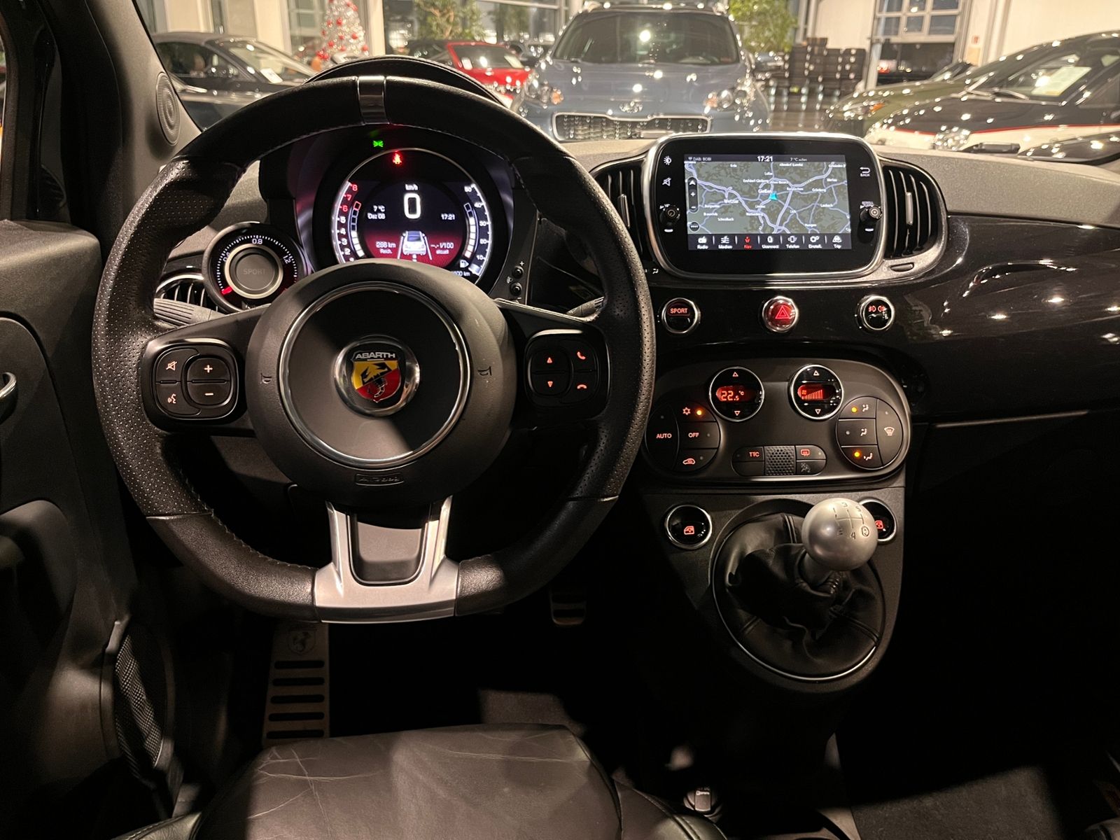 Fahrzeugabbildung Abarth 595C Scorpioneoro Turismo - 2000 Stk weltweit!