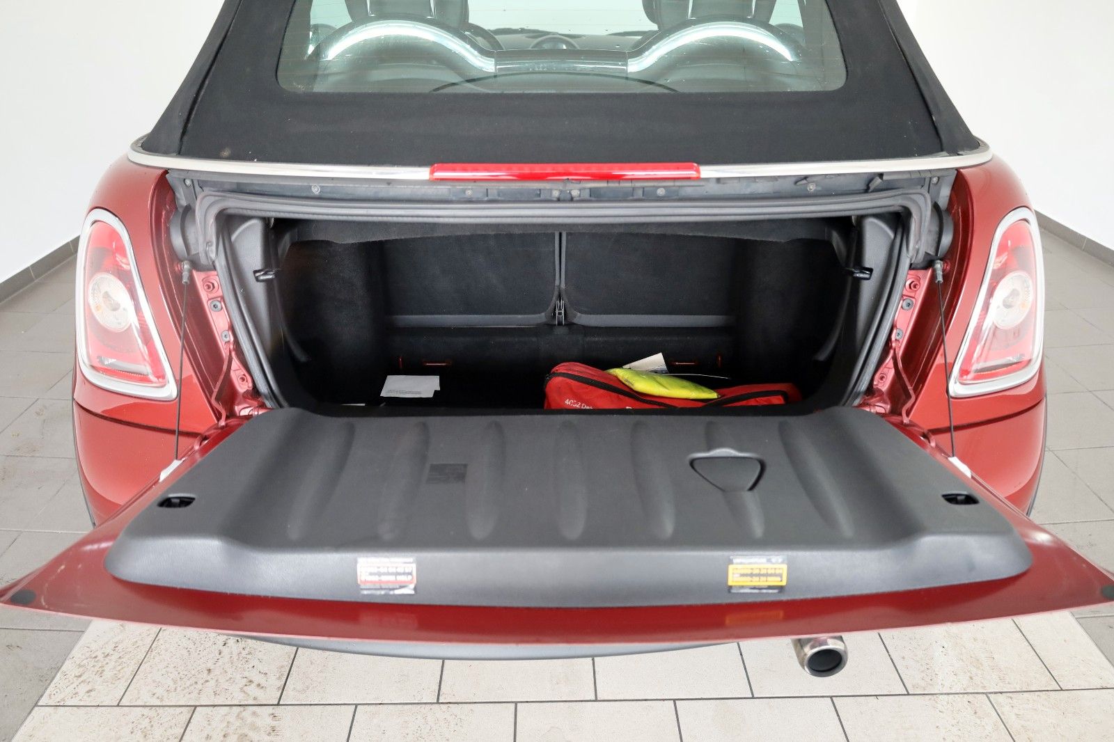 Fahrzeugabbildung MINI Cooper Cabrio Leder,Navi,Xenon,SH,PDC,SR+WR