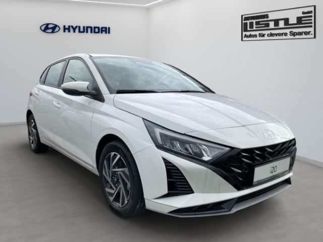 Fahrzeugabbildung Hyundai i20 Facelift 1.0 T-Gdi 48V DCT 100PS Trend Navi