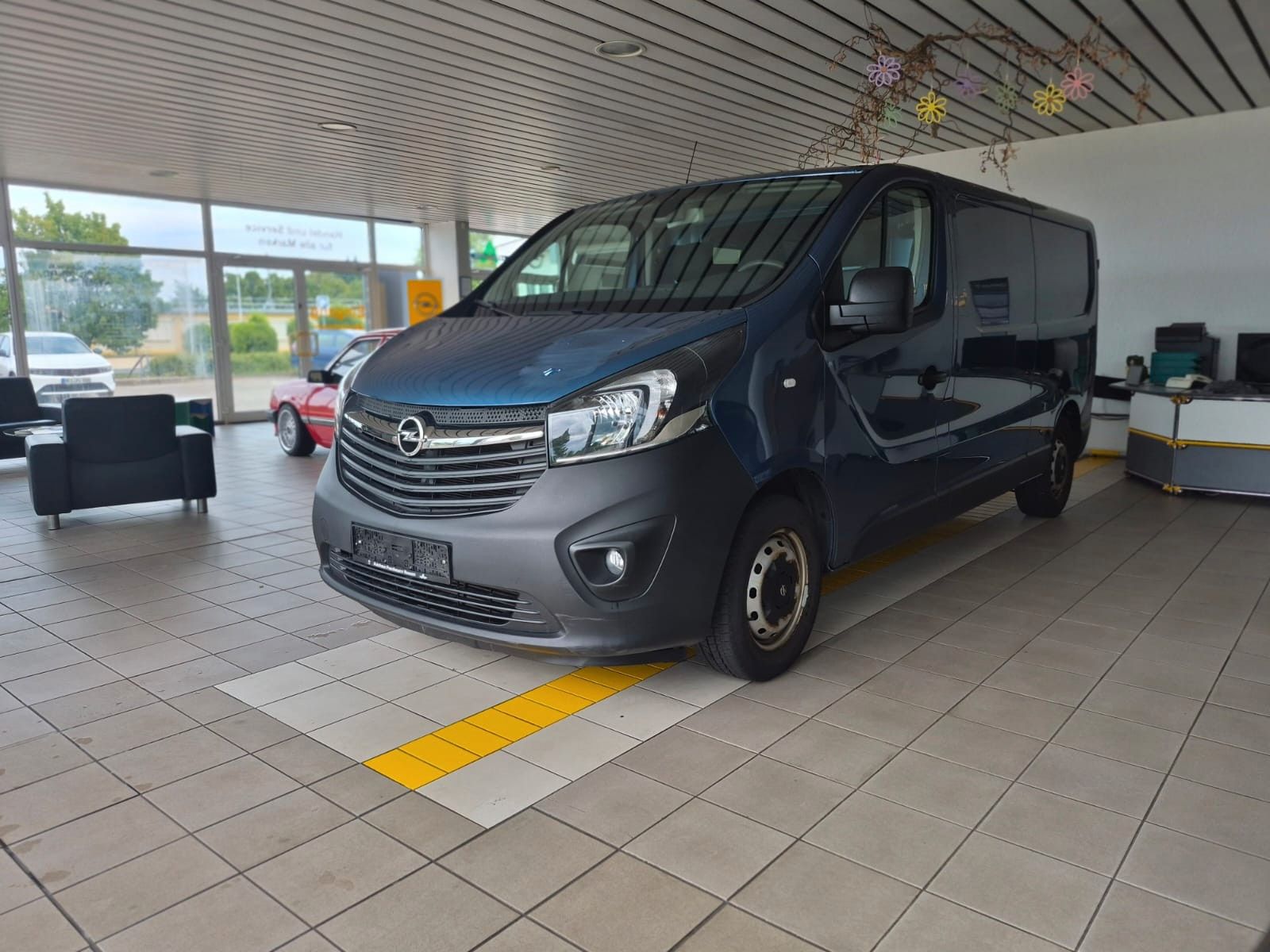 Opel Vivaro - 1