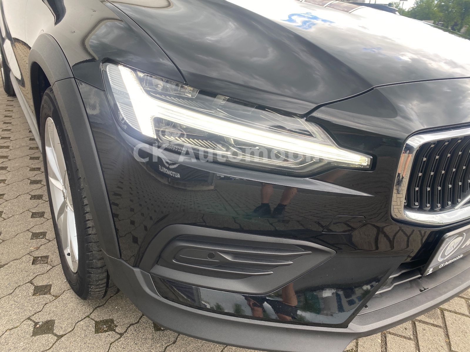 Fahrzeugabbildung Volvo V60 D4 CrossCountry Pro AWD/Navi/BLIS/Kamera/LED