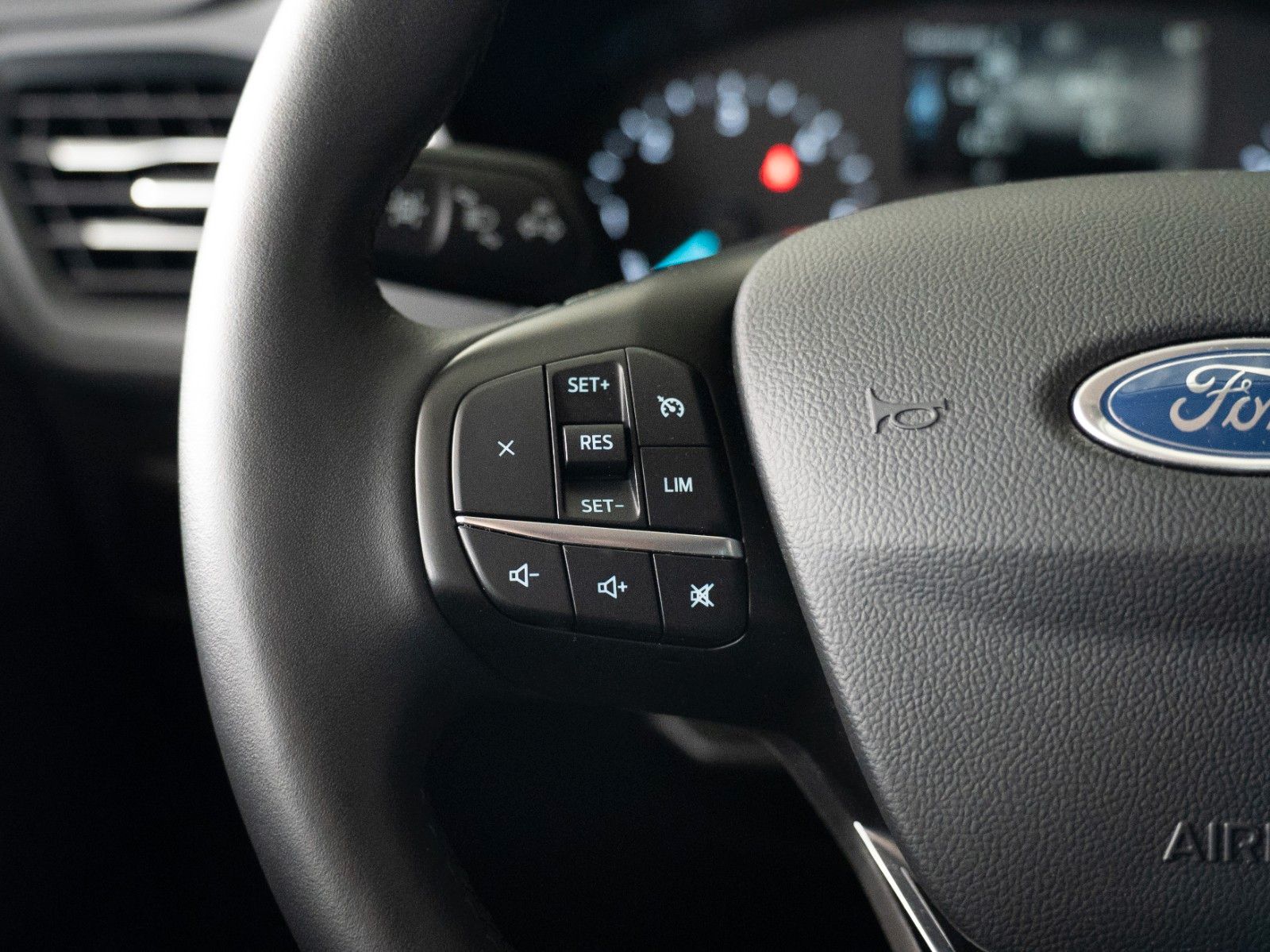 Fahrzeugabbildung Ford Kuga C&C WINTER-P./NAVI/PDC V+H/DAB/JRC/KLIMA