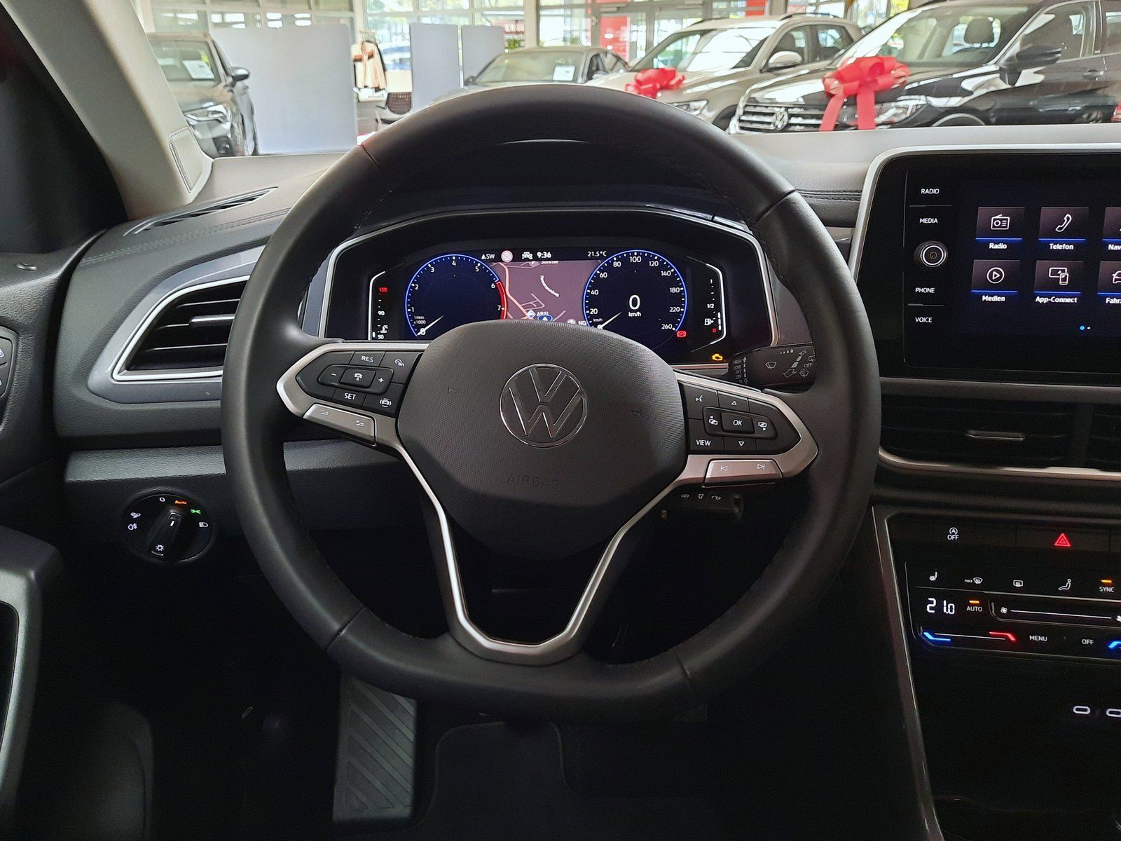 Fahrzeugabbildung Volkswagen T-Roc Style TSI *AHK*Navi*LED*PDC*Sitzhzg*ACC*