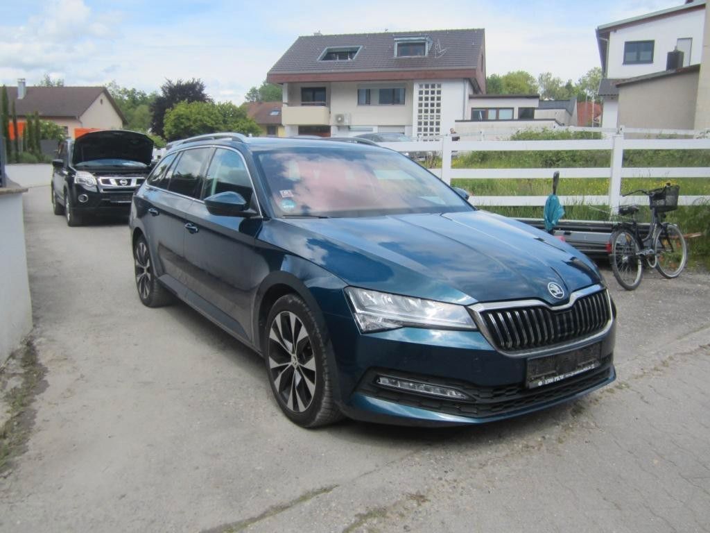 Skoda Superb 2.0 TDI 200 PS 4x4 DSG LED Navi ACC 18 Zo imagem 3