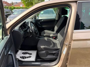 Volkswagen Tiguan - 10
