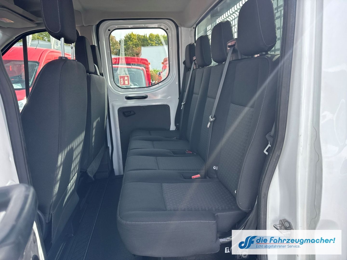 Fahrzeugabbildung Ford Transit Pritsche 350 L3 Doppelkabine Trend 2.0 T