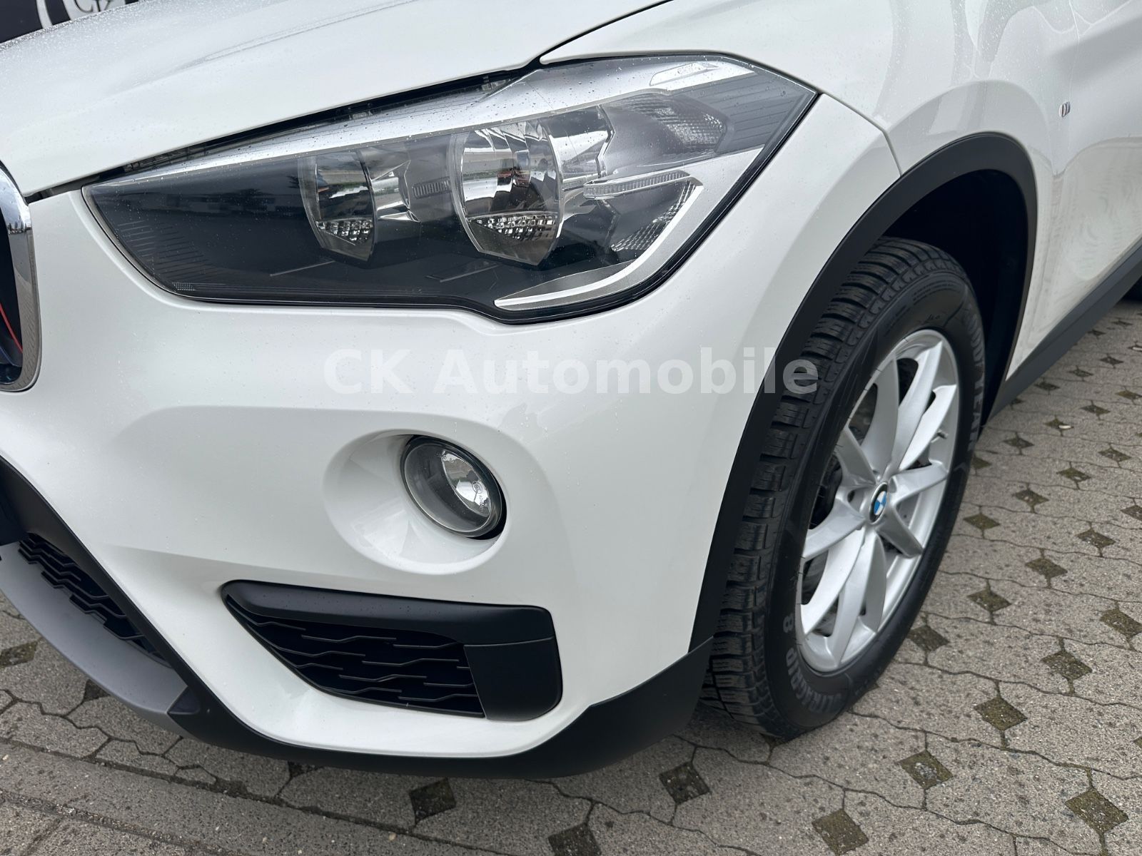 Fahrzeugabbildung BMW X1 sDrive 18d Automatik/Navi Plus/Head-Up/PDC