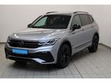 Volkswagen Tiguan Allspace 2.0 TDI SCR 4Mot. R-Line DSG AHK - silberne Volkswagen Tiguan Allspace