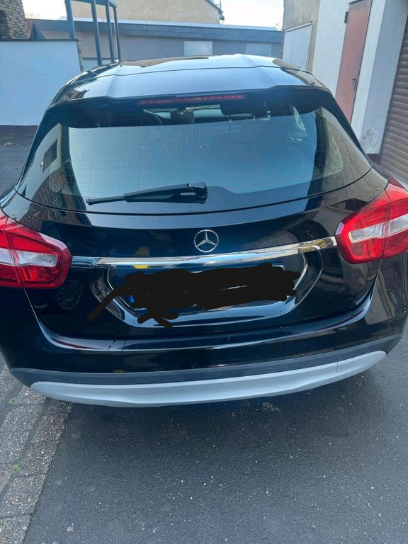 Image of Mercedes-Benz GLA 180