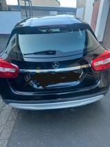 Mercedes-Benz Mercedes benz GLA 180 - Mercedes-Benz GLA 180: Limousine