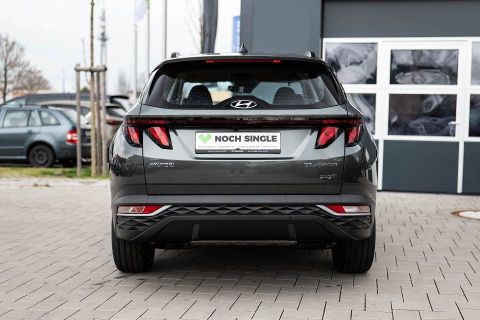 Fahrzeugabbildung Hyundai TUCSON Plug-in BASIS