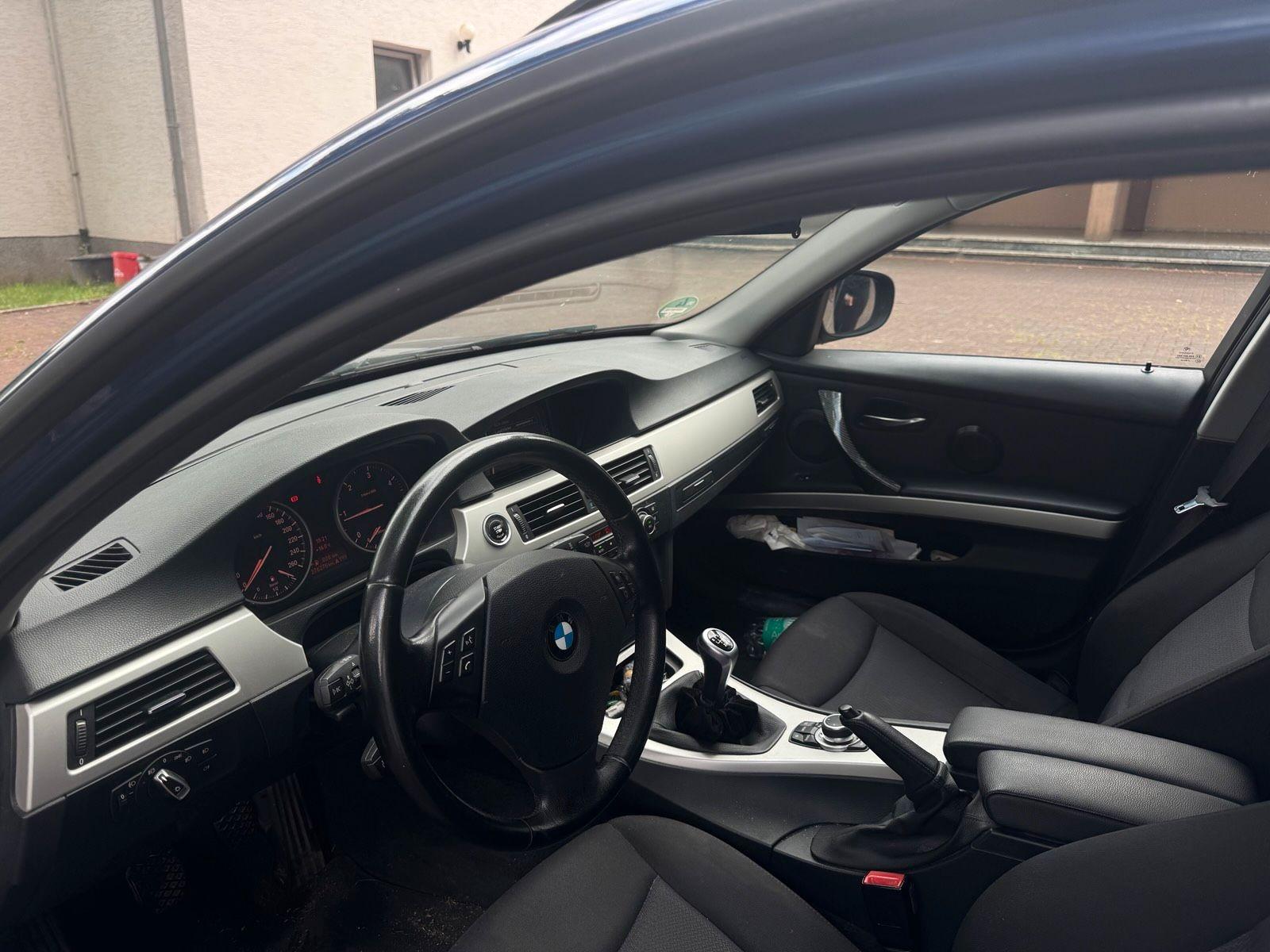 BMW 320 2011 — двигун 184 HP (135kW)