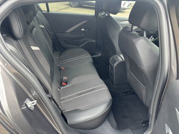 Bild 11 Opel Astra GS AT8/NAVI/SHZ+LHZ/PDC vo+hi+360Cam