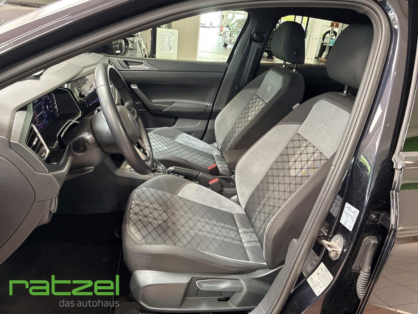 Fahrzeugabbildung Volkswagen Taigo R-Line 1.0 TSI App Connect LED Matrix