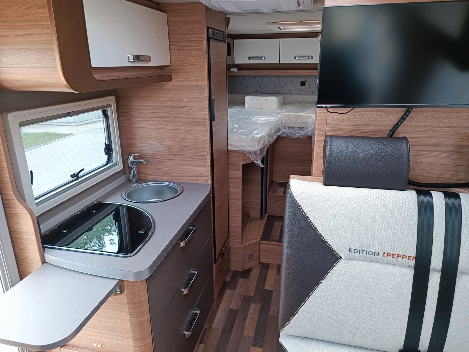 Fahrzeugabbildung Weinsberg CaraCompact 600MEG EDITION PEPPER *Solar*StKlima