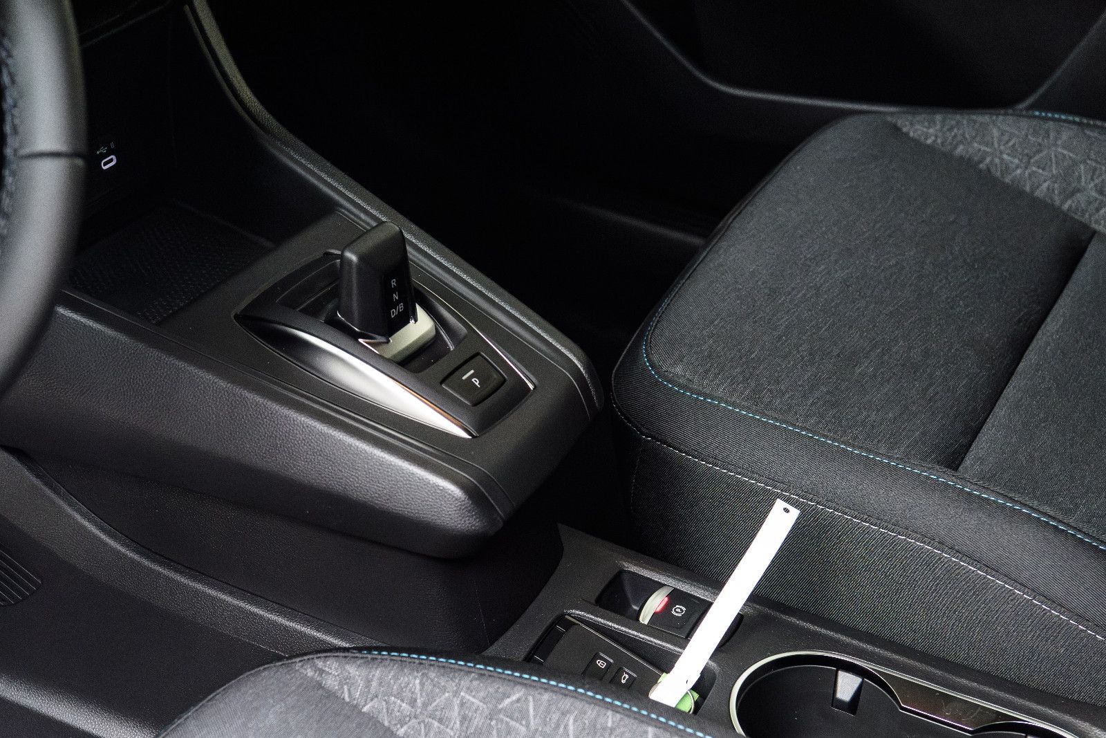 Fahrzeugabbildung Mitsubishi Diamant PLUS Black  Edition 1.8 HEV  +LED +