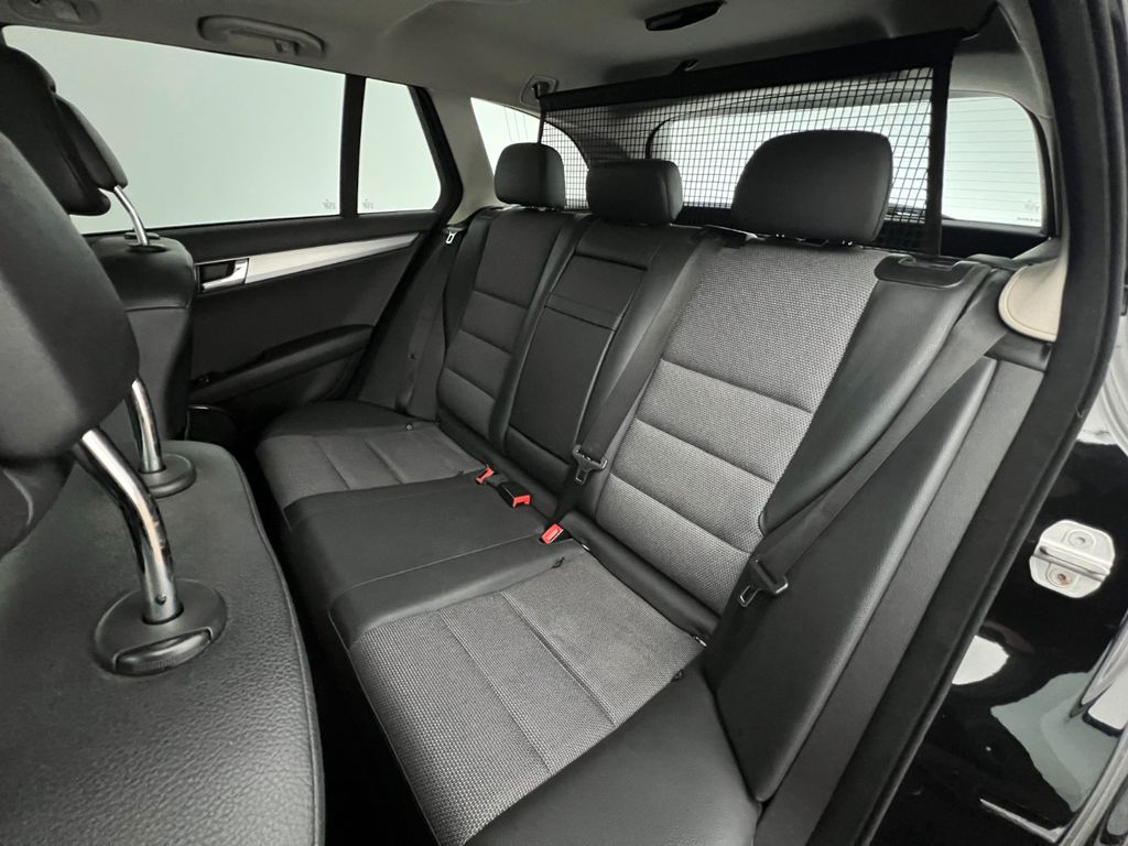 MERCEDES-BENZ C 280 T / V6 / 231 PS / PANORAMA / AHK MERCEDES-BENZ C 280 T / V6 / 231 PS / PANORAMA / AHK