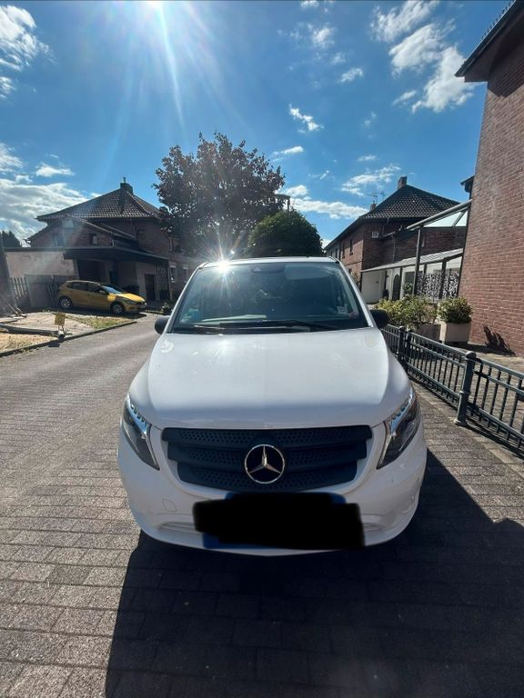 Image of Mercedes-Benz Vito