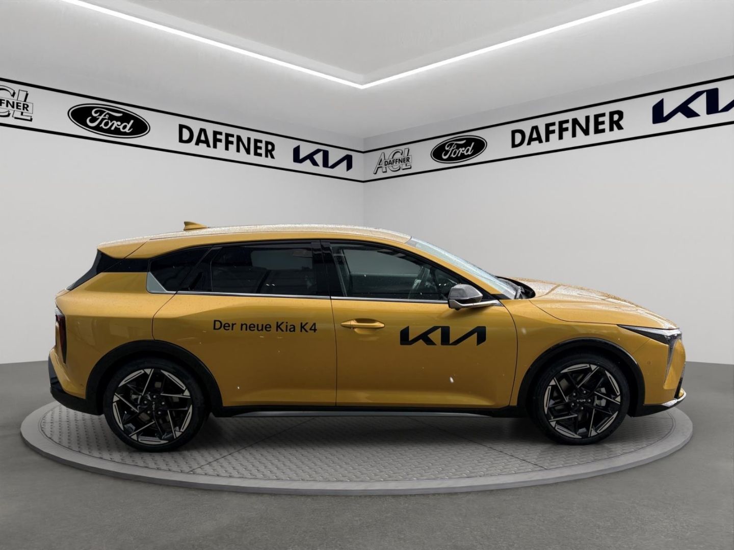 Fahrzeugabbildung Kia K4 1.6 T-GDI 132 kW GT-Line HUD HarmanKardon