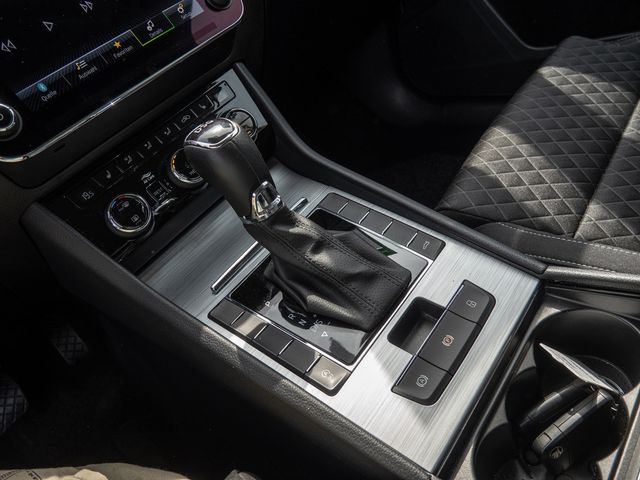 Superb Combi 2.0 TDI DSG Ambition SHZ NAVI ACC